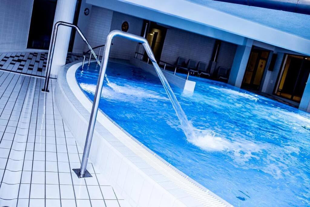 Premium Apartment For Old Town & Jewish Quarter - Balcony Plus Pool Onsite Krakow Luaran gambar